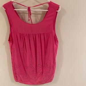 Beautiful pink crown and Ivy tank